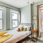 1 Mi To Philadelphia Zoo Convenient Townhome!