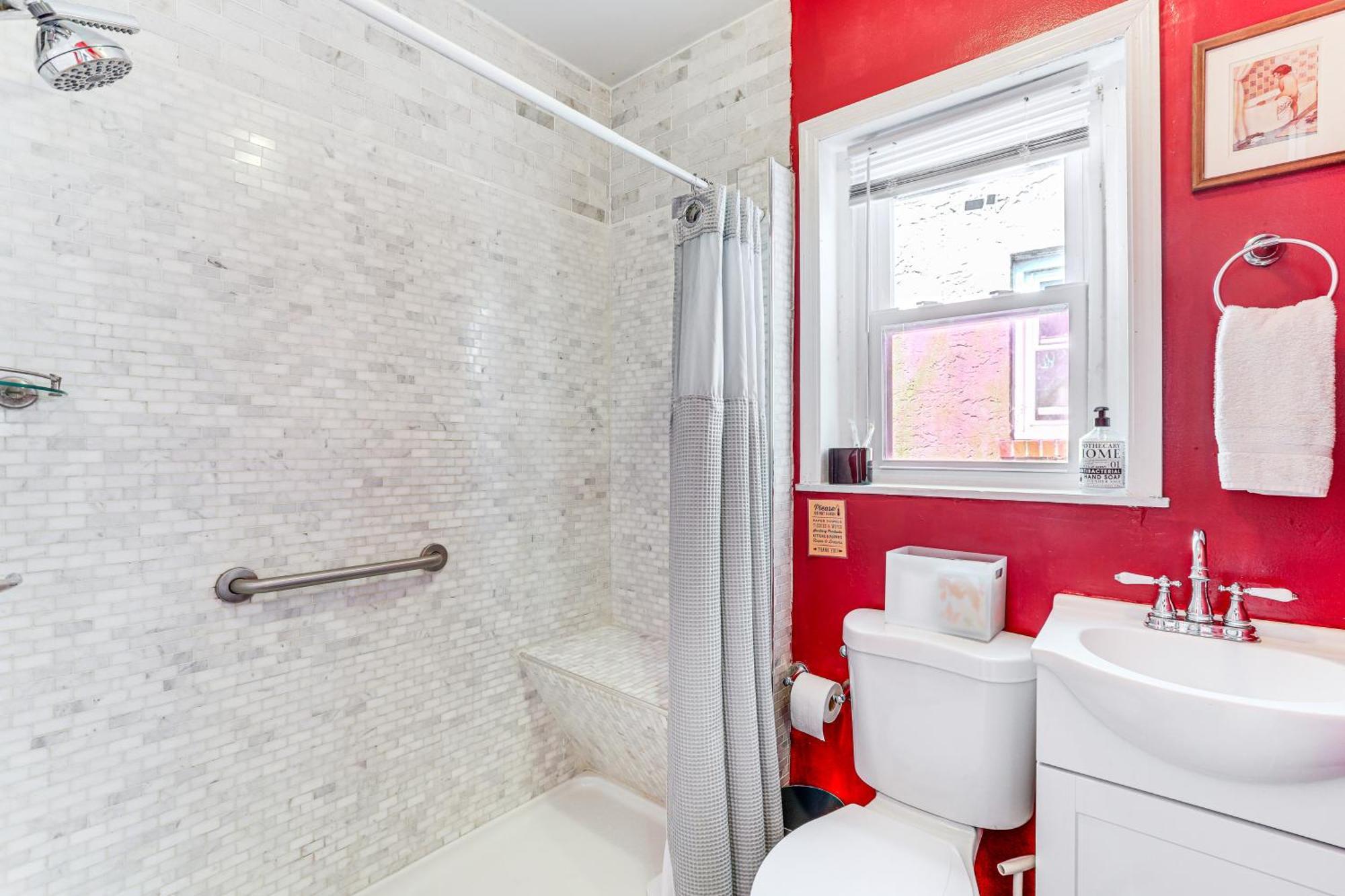 1 Mi To Zoo Convenient Townhome! Holiday home Philadelphia